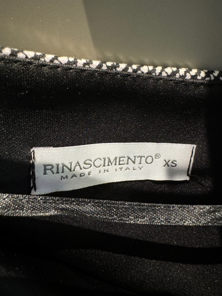 Rinascimento Robe avec dos dentelle