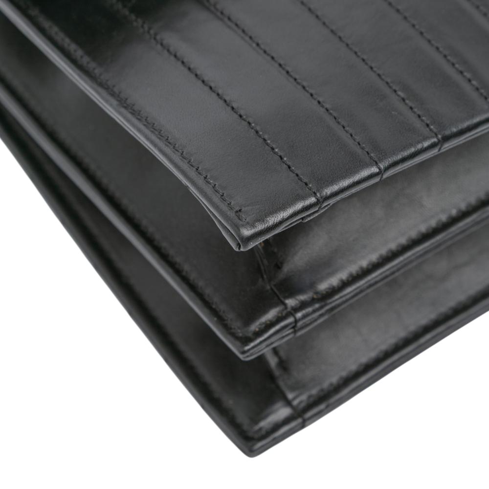 Saint Laurent B Saint Laurent Black Calf Leather Quilted skin Victoire Chain Crossbody Italy