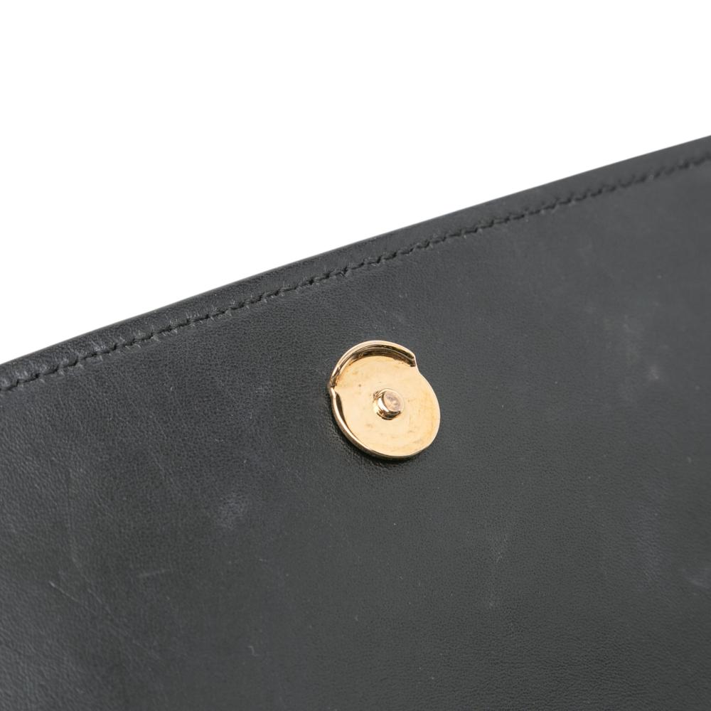 Saint Laurent B Saint Laurent Black Calf Leather Quilted skin Victoire Chain Crossbody Italy