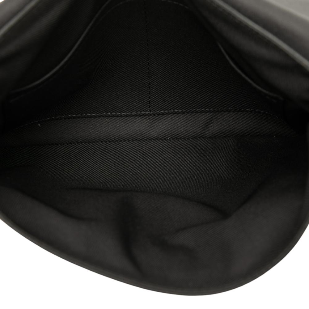 Louis Vuitton AB Louis Vuitton Black Taiga Leather Leather Taigarama Outdoor Flap Messenger Spain