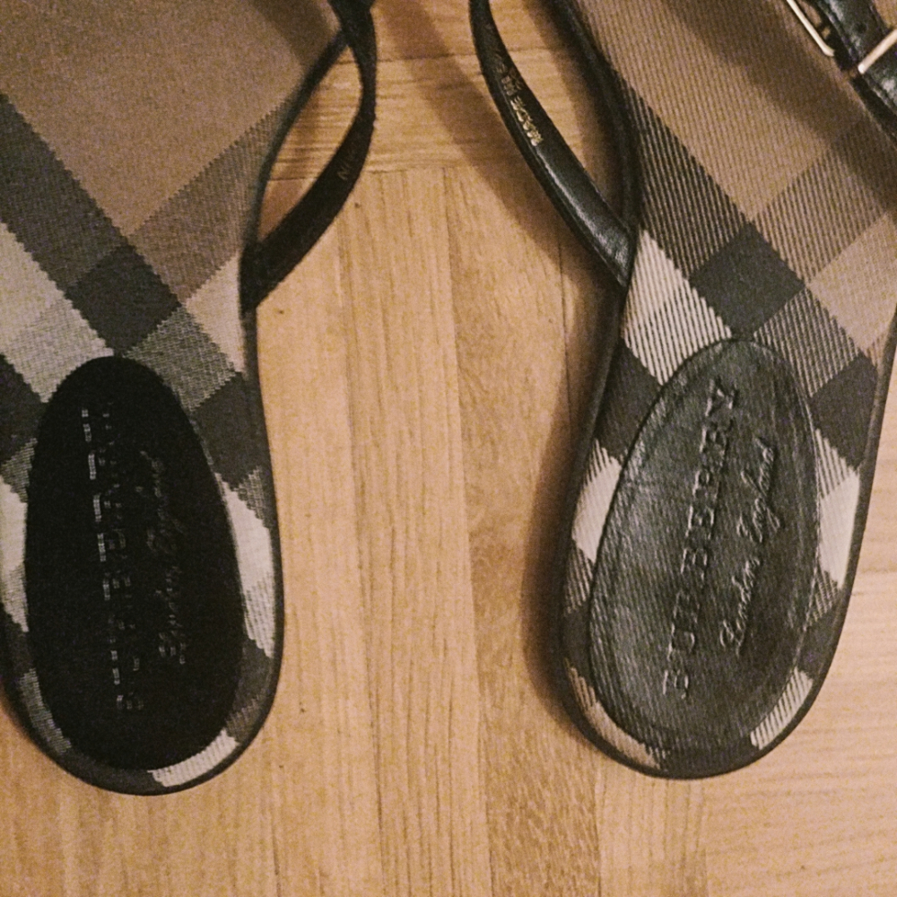 Burberry flip-flops