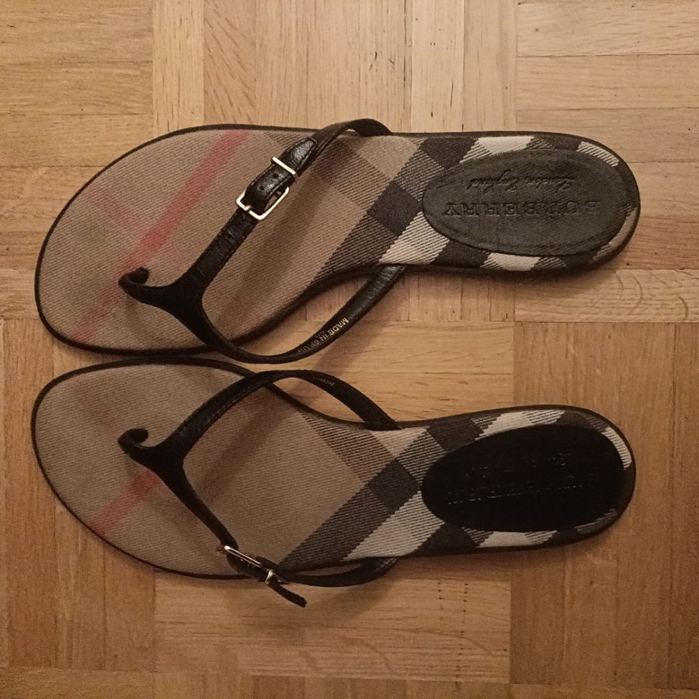 Burberry flip-flops