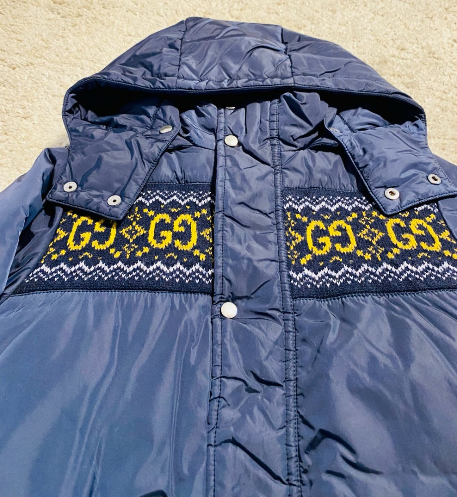 Gucci Daunenmantel mit GG