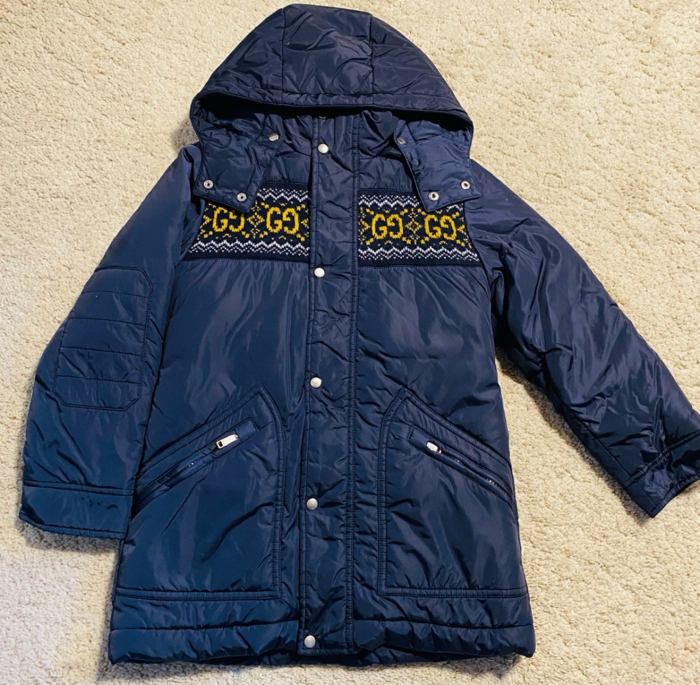 Gucci Daunenmantel mit GG