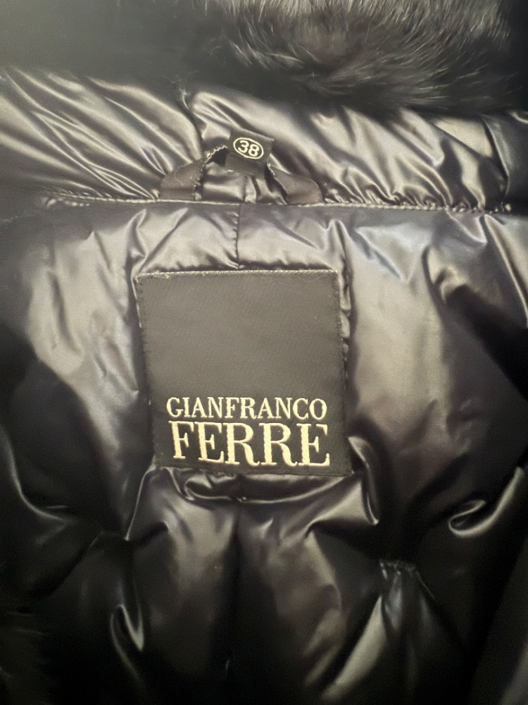 Gianfranco Ferre doudoune vintage