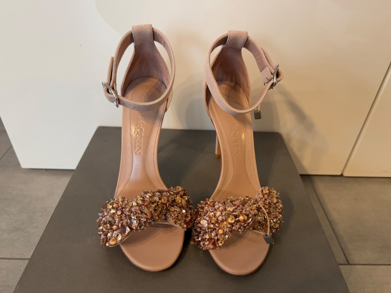 Alexander McQueen Sandales à talons en daim