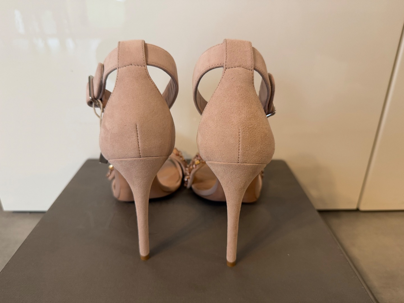 Alexander McQueen Sandales à talons en daim