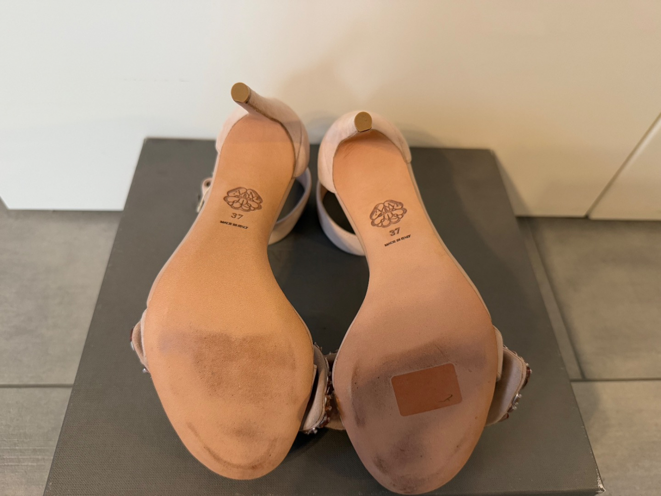 Alexander McQueen Sandales à talons en daim