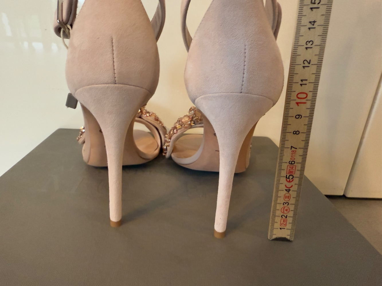 Alexander McQueen Sandales à talons en daim