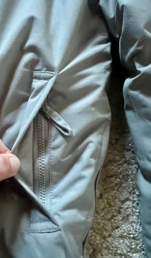 Bonpoint Veste/Veste de ski avec capuche amovible + talon en fourrure