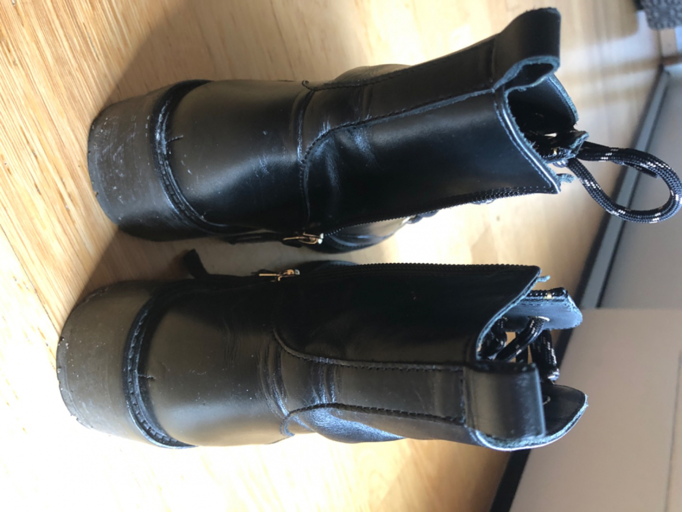 Bobbies Black boots