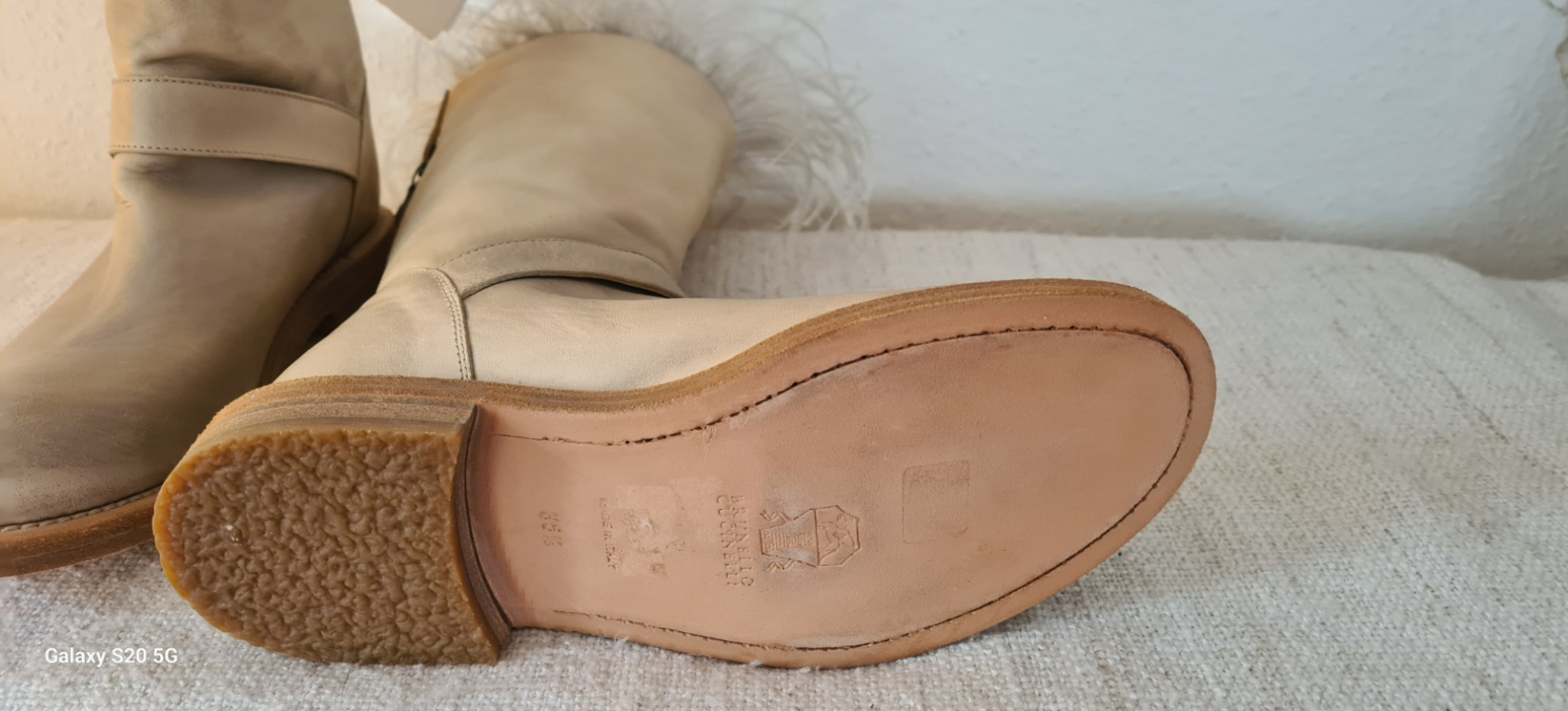 Brunello Cucinelli High boots with natural feathers