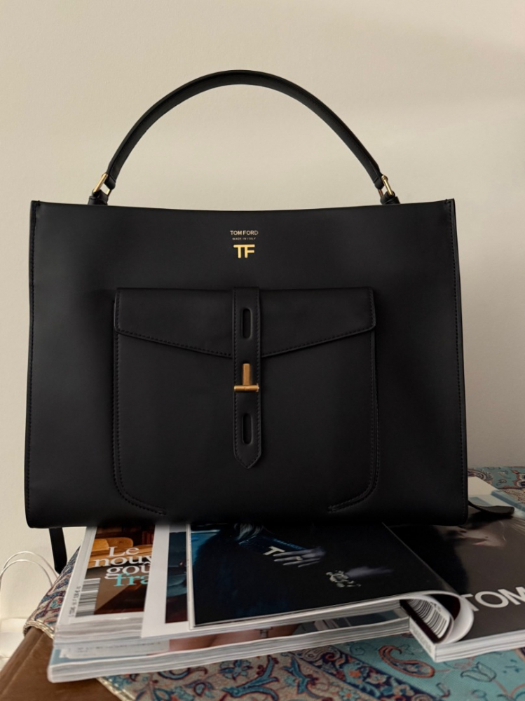 Tom Ford Hollywood Lether T Twist Medium Top Handle Bag