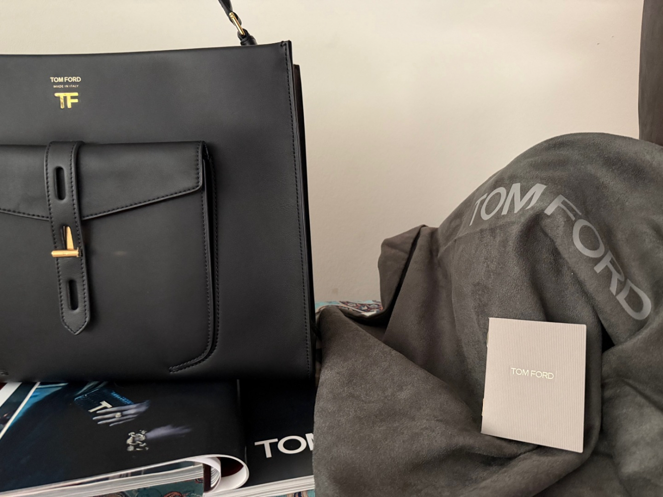 Tom Ford Hollywood Lether T Twist Medium Top Handle Bag