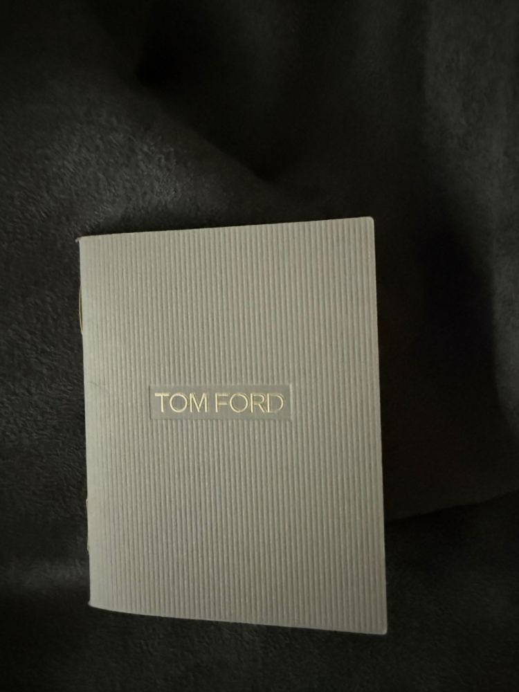 Tom Ford Hollywood Lether T Twist Medium Top Handle Bag