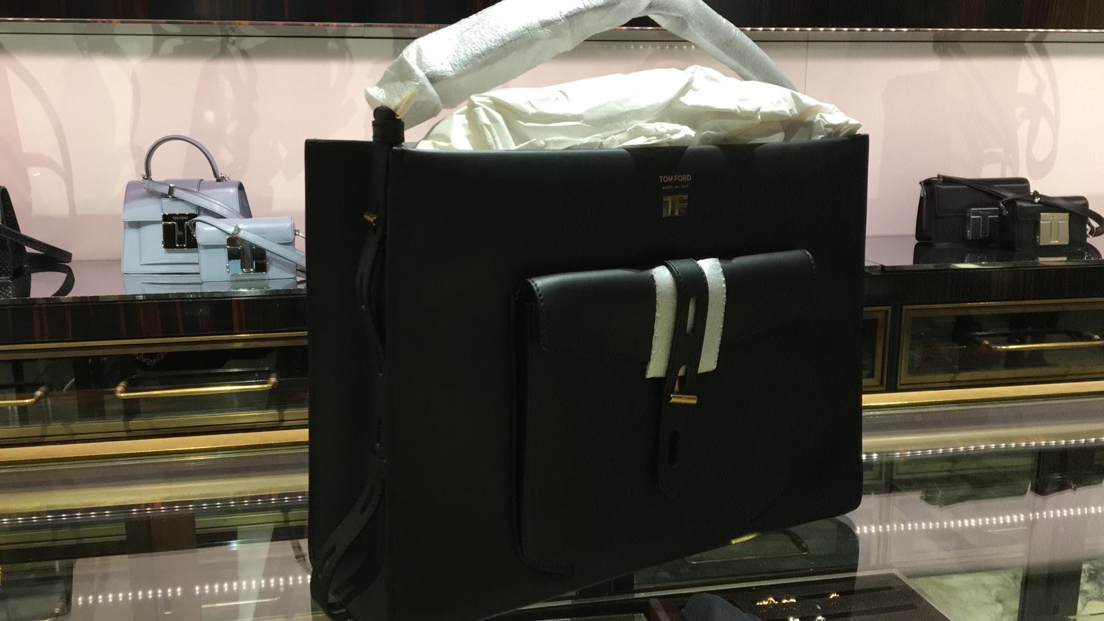 Tom Ford Hollywood Lether T Twist Medium Top Handle Bag