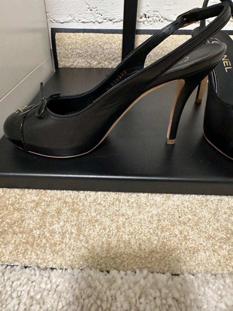 Chanel Pumps