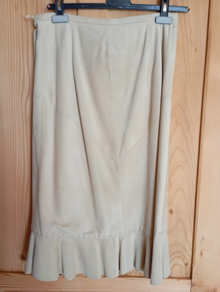 Max Mara Suede Beige Ruffled Skirt