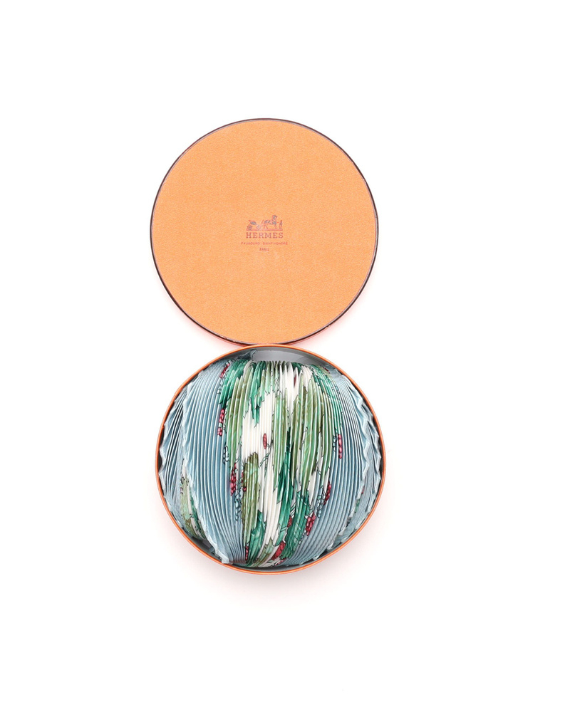 Hermès L'Arbre De Soie Pleated Scarf 130