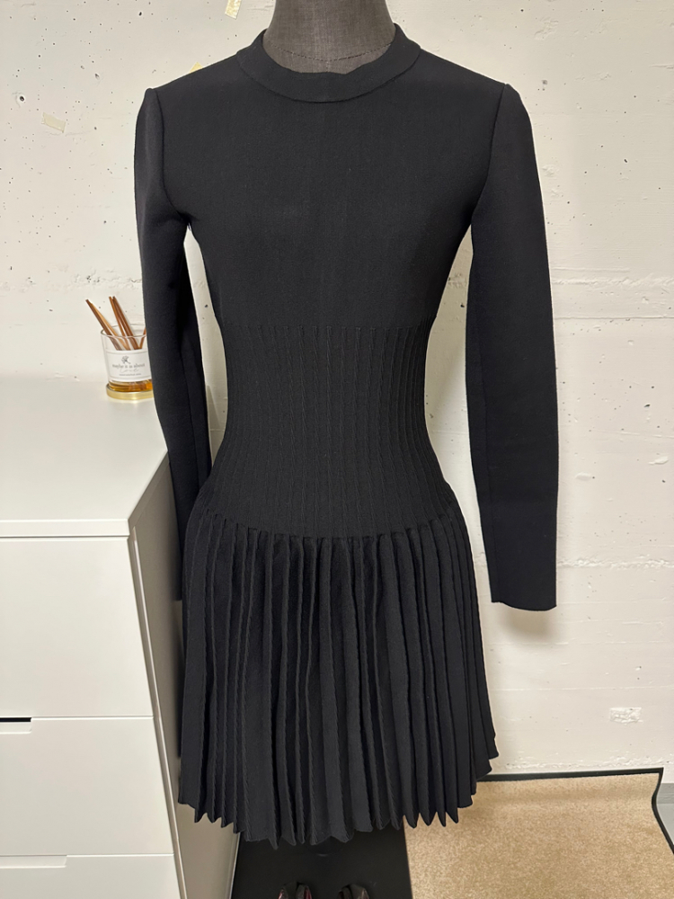 Alaïa Robe noire à manches longues