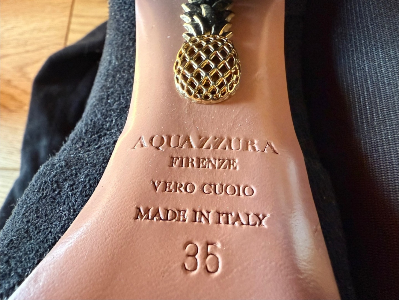 Aquazzura Schwarze Overknee-Stiefel aus Wildleder!