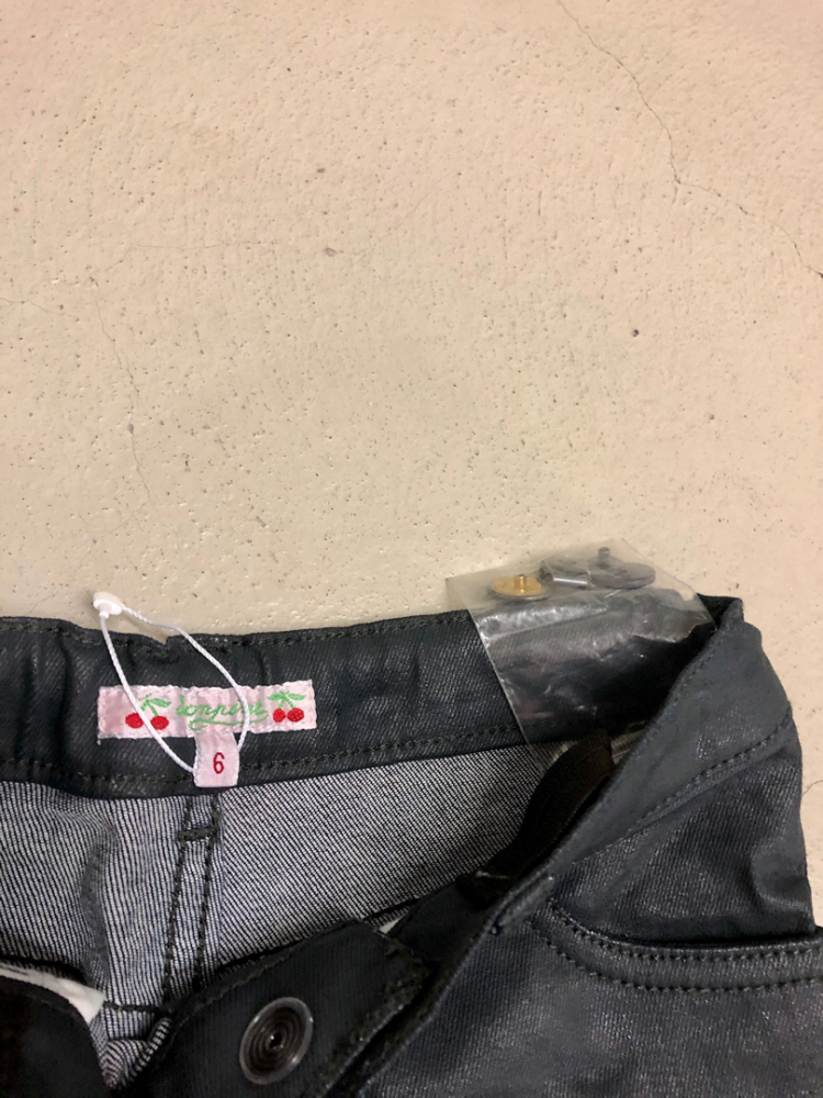 Bonpoint Schimmernde Jeans Hose mit Reißverschluss am Hosenbein