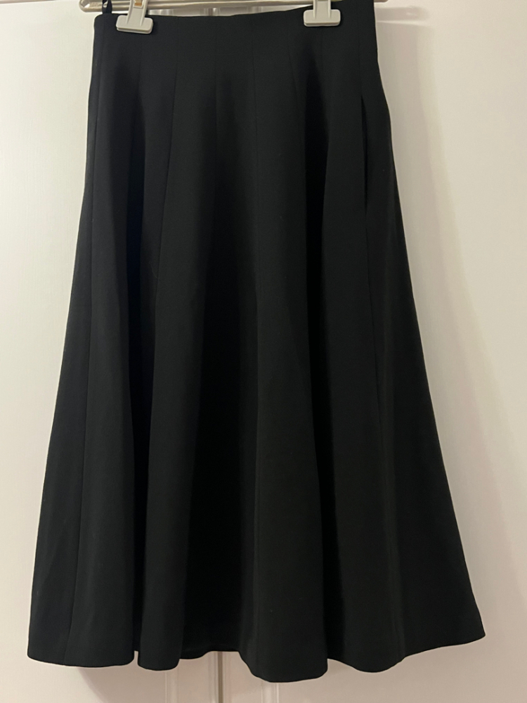 Hermès Paris – Tailored Wool Skirt Suit