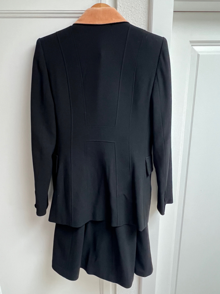 Hermès Paris – Tailored Wool Skirt Suit