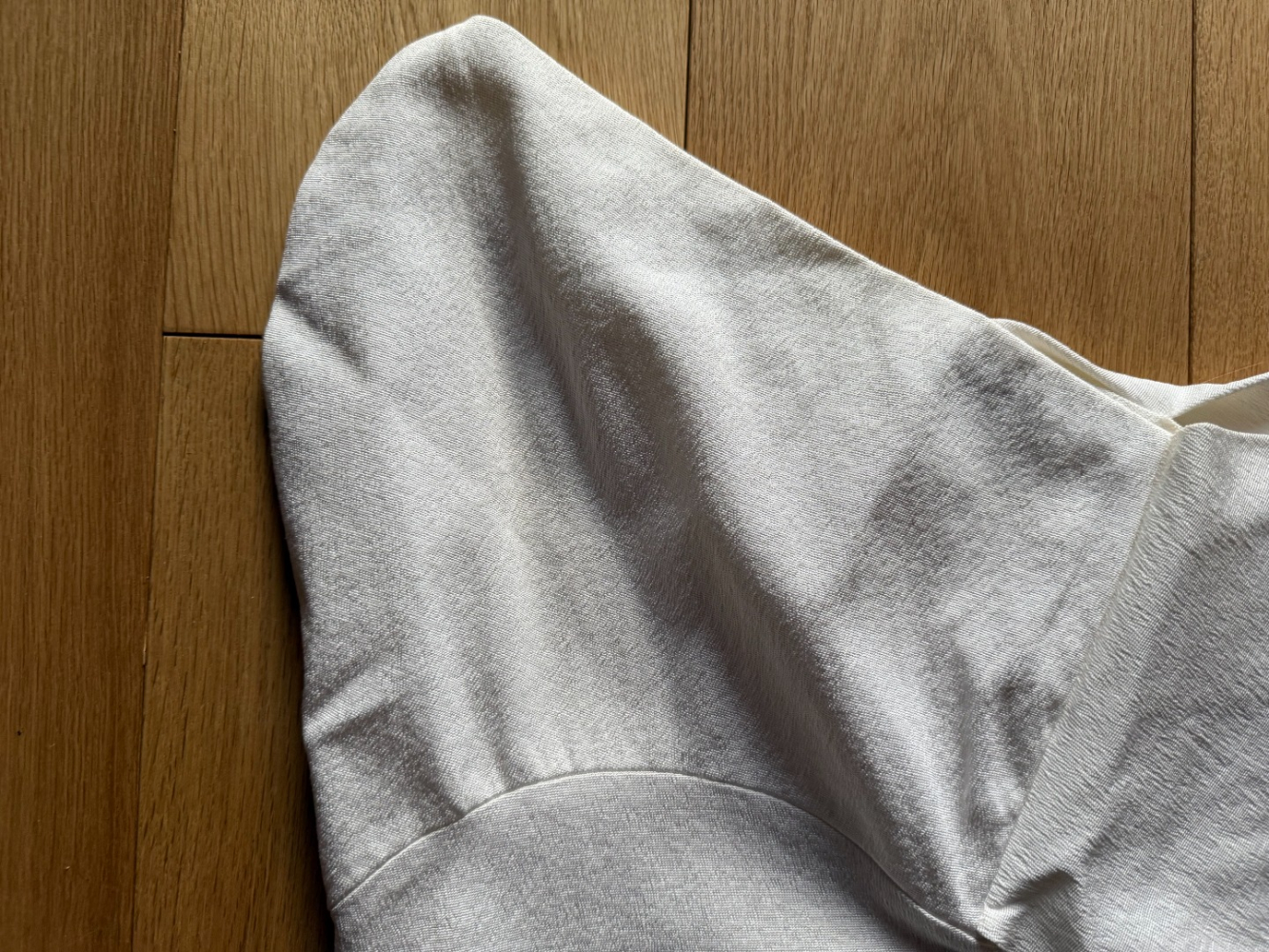 Tom Ford Incroyable robe à épaulettes à capuchon