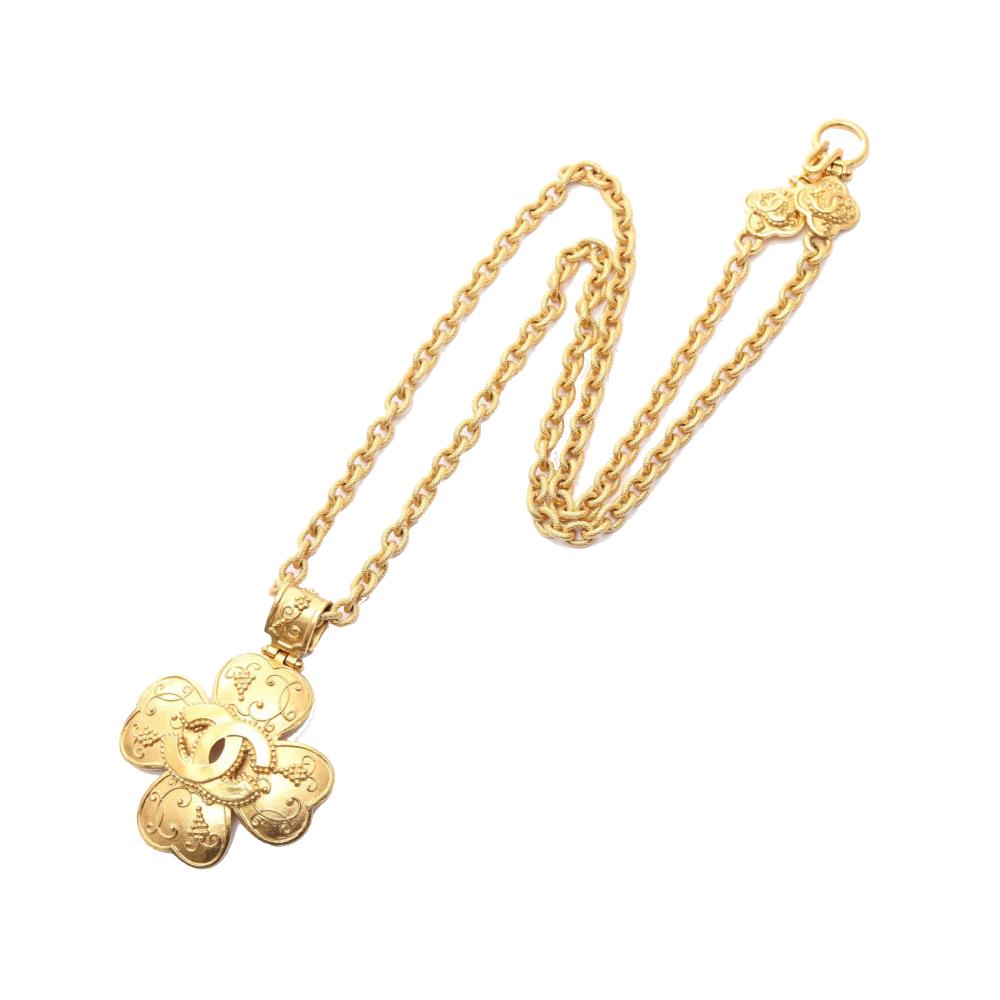 Chanel AB Chanel Gold Gold Plated Metal CC Clover Pendant Necklace France