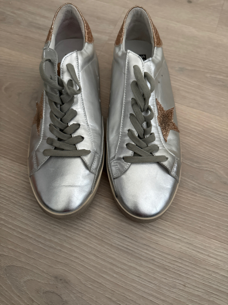 Golden Goose Deluxe Brand Superstar