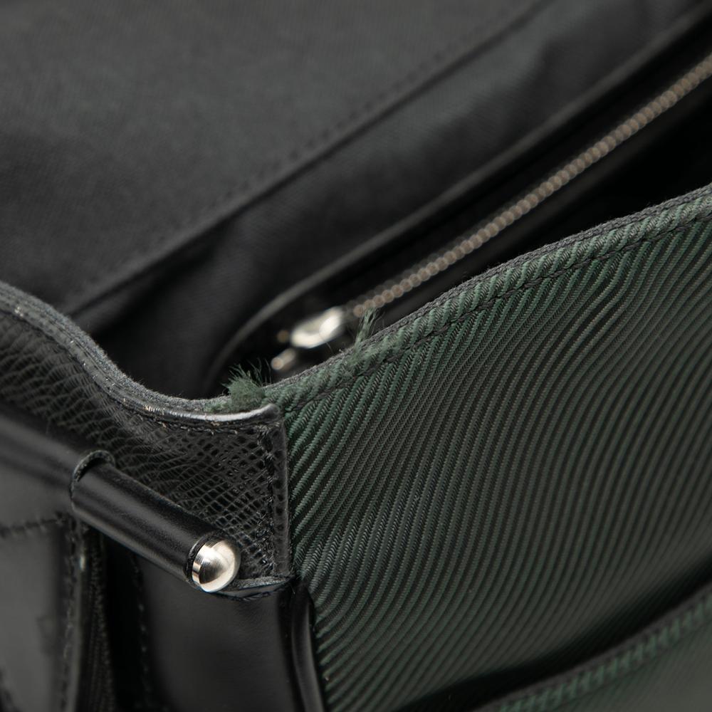 Louis Vuitton B Louis Vuitton Black Taiga Leather Leather Taiga Viktor France