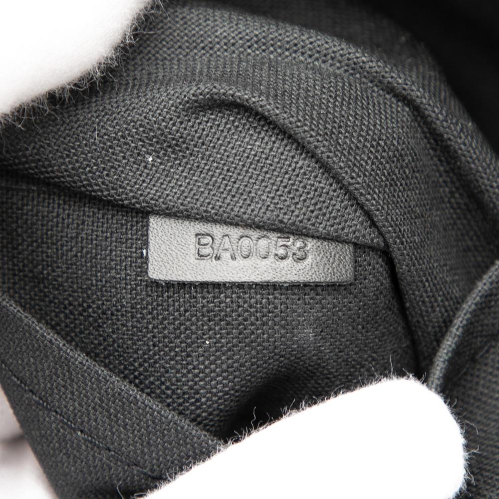 Louis Vuitton B Louis Vuitton Black Taiga Leather Leather Taiga Beluga France