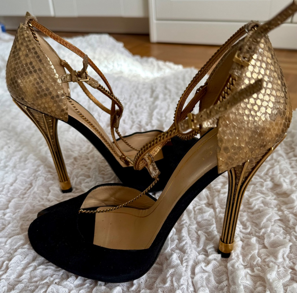 Gucci pumps