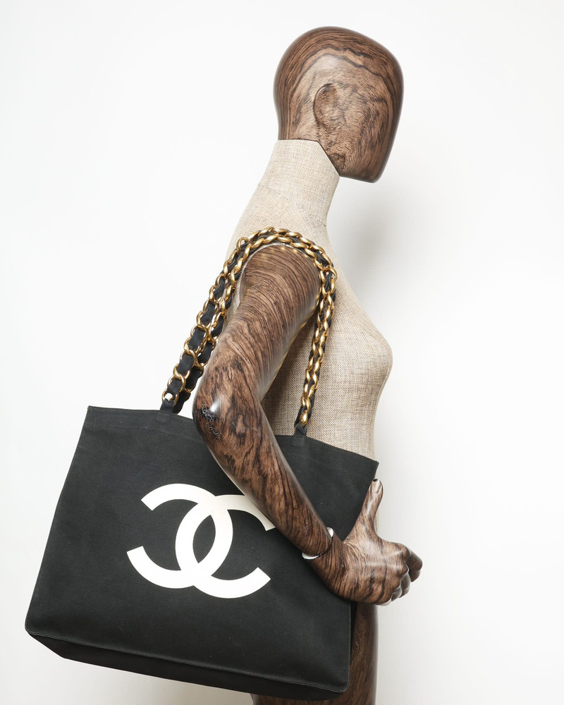 Chanel CC Chain Tote Bag