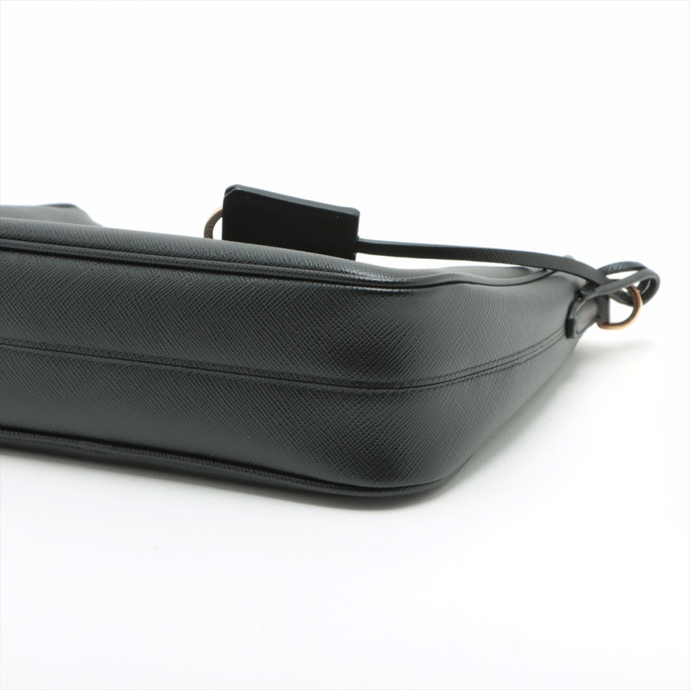Prada Re-Edition 2005 Leather Pouch Crossbody Black