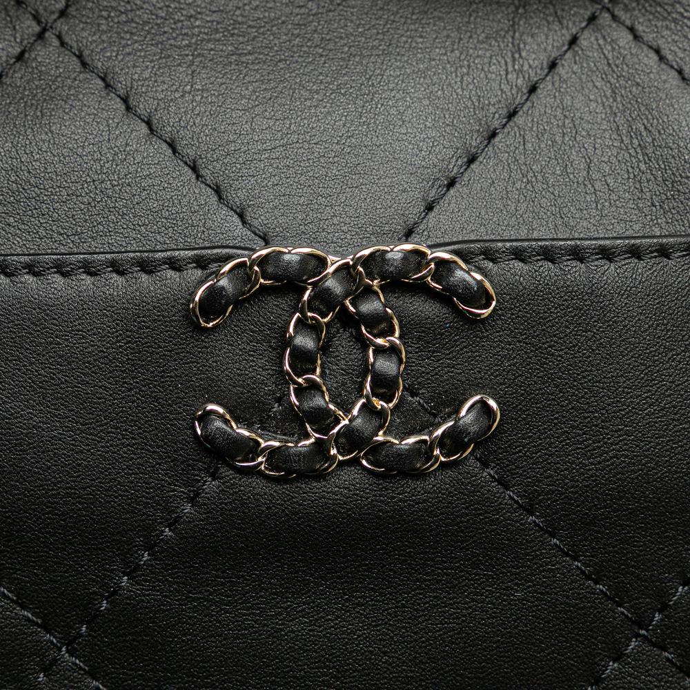 Chanel B Chanel Black Calf Leather Quilted skin Chain Flat Shoulder Bag Italy
