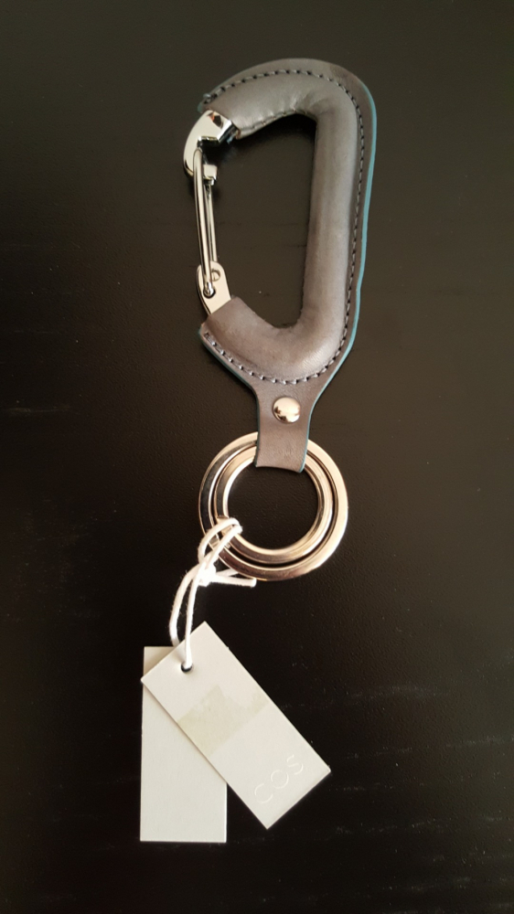 Cos (Neu!) 2er-Set Schlüsselanhänger mit Karabinerhaken aus Leder