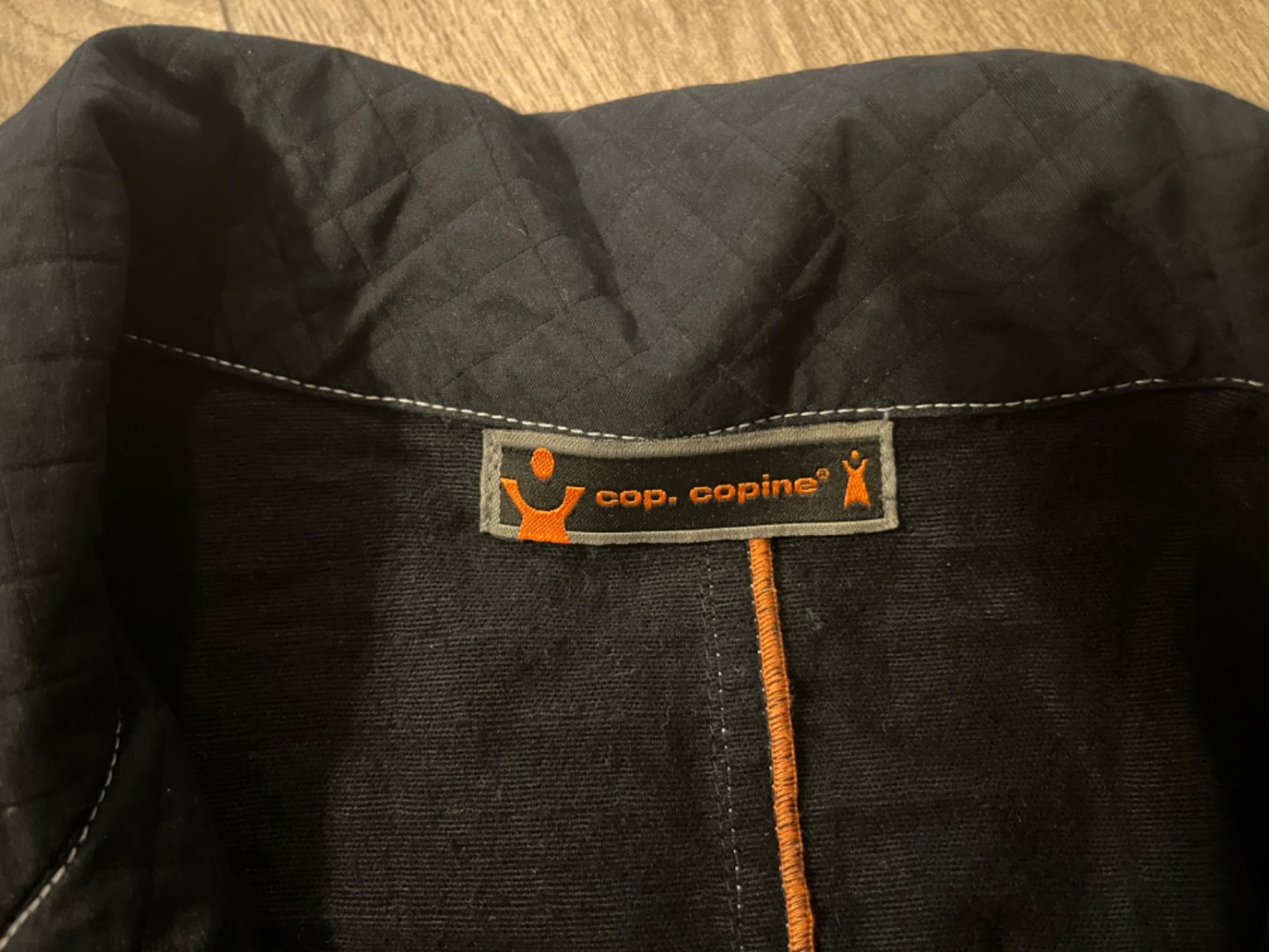 Cop.Copine Manteau noir moderne avec inscriptions