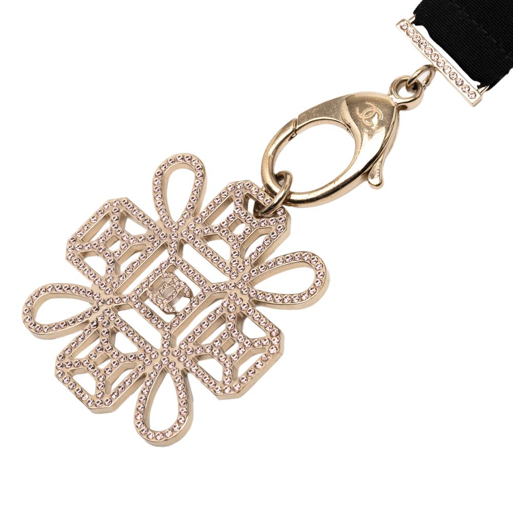 Chanel AB Chanel Gold Gold Plated Metal Rhinestones Embellished Snowflake Pendant Necklace Italy