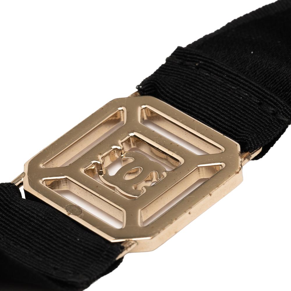 Chanel AB Chanel Gold Gold Plated Metal Rhinestones Embellished Snowflake Pendant Necklace Italy