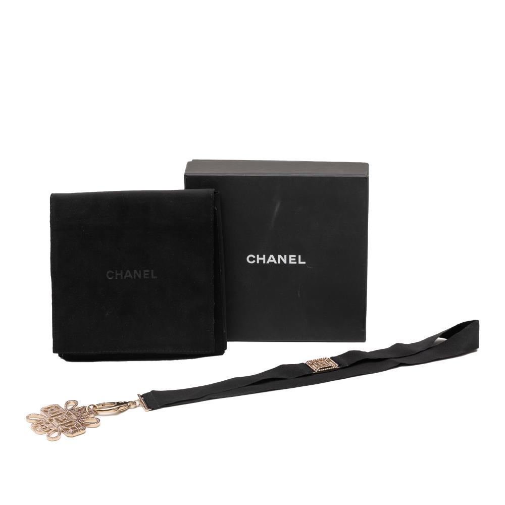 Chanel AB Chanel Gold Gold Plated Metal Rhinestones Embellished Snowflake Pendant Necklace Italy