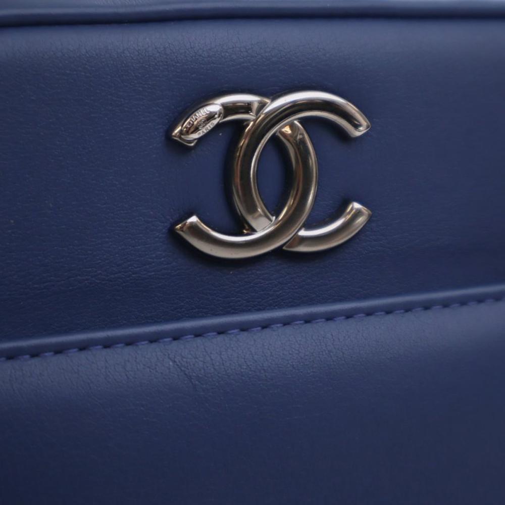 Chanel AB Chanel Blue Calf Leather Medium skin Trendy CC Bowling Bag France