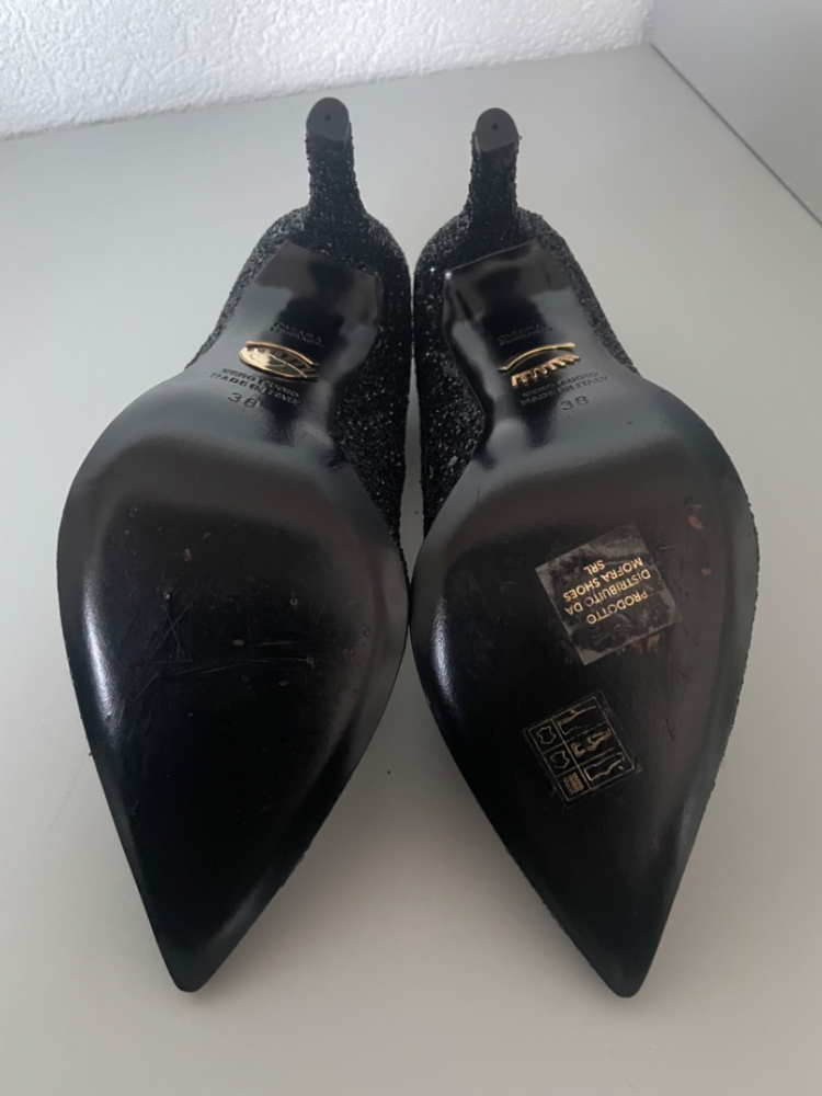 Chiara Ferragni Glittery kisses