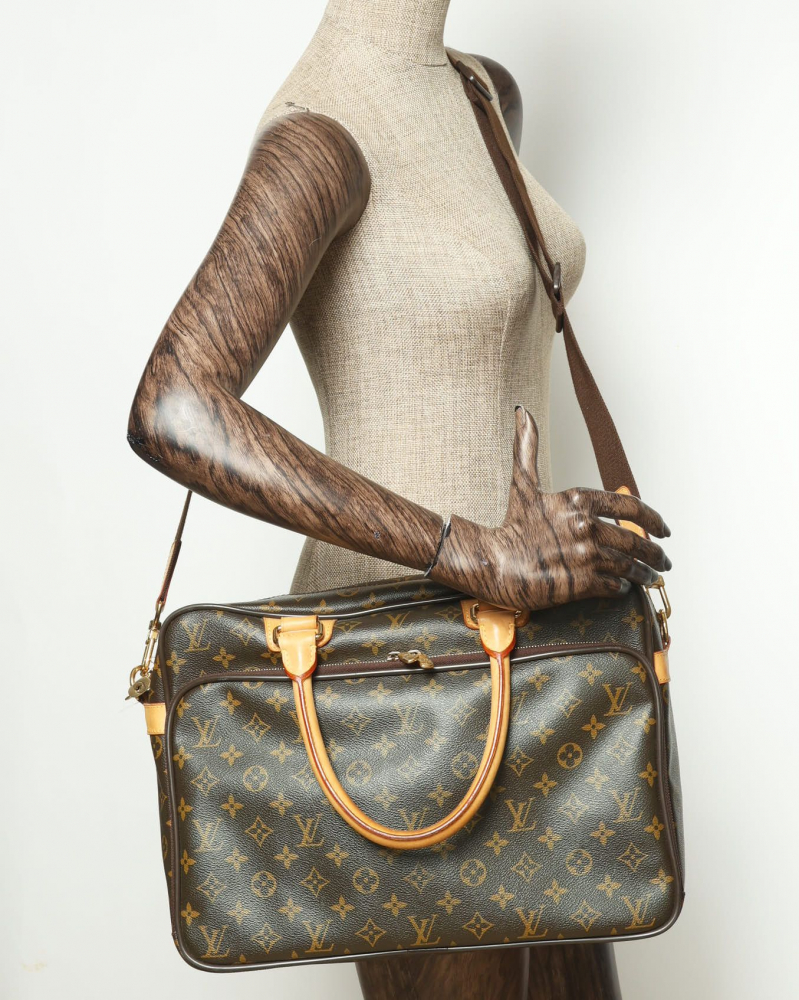 Louis Vuitton Monogram Icare Business Bag