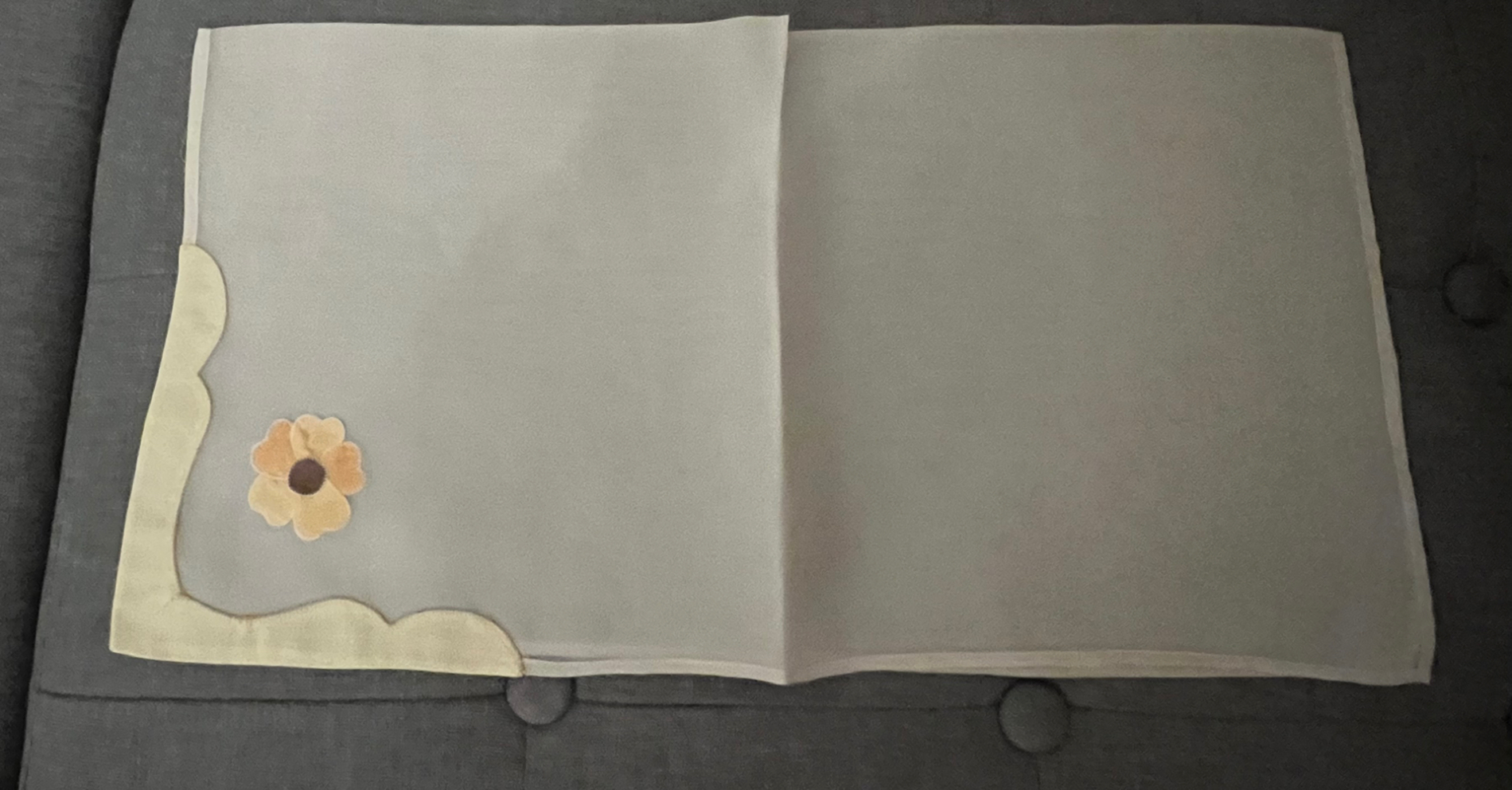 Non Signé / Unsigned 12 serviettes brodées