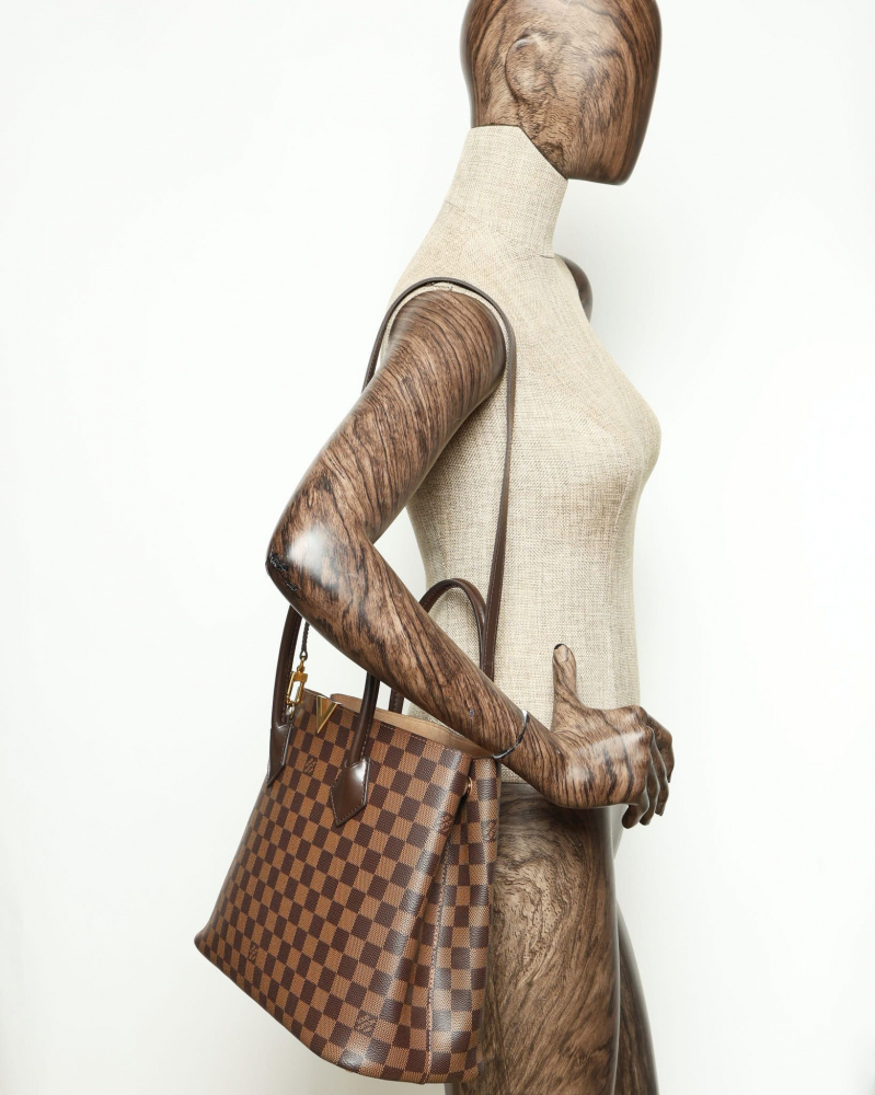 Louis Vuitton Damier Kensington Tote Bag