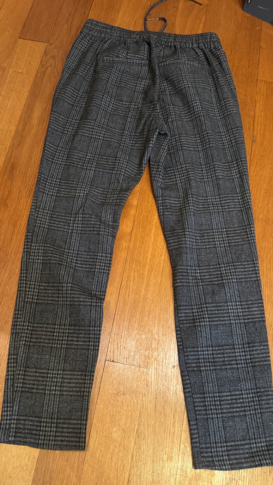 Vero Moda – Karierte Stoffhose • XS/32 • Grau/Schwarz