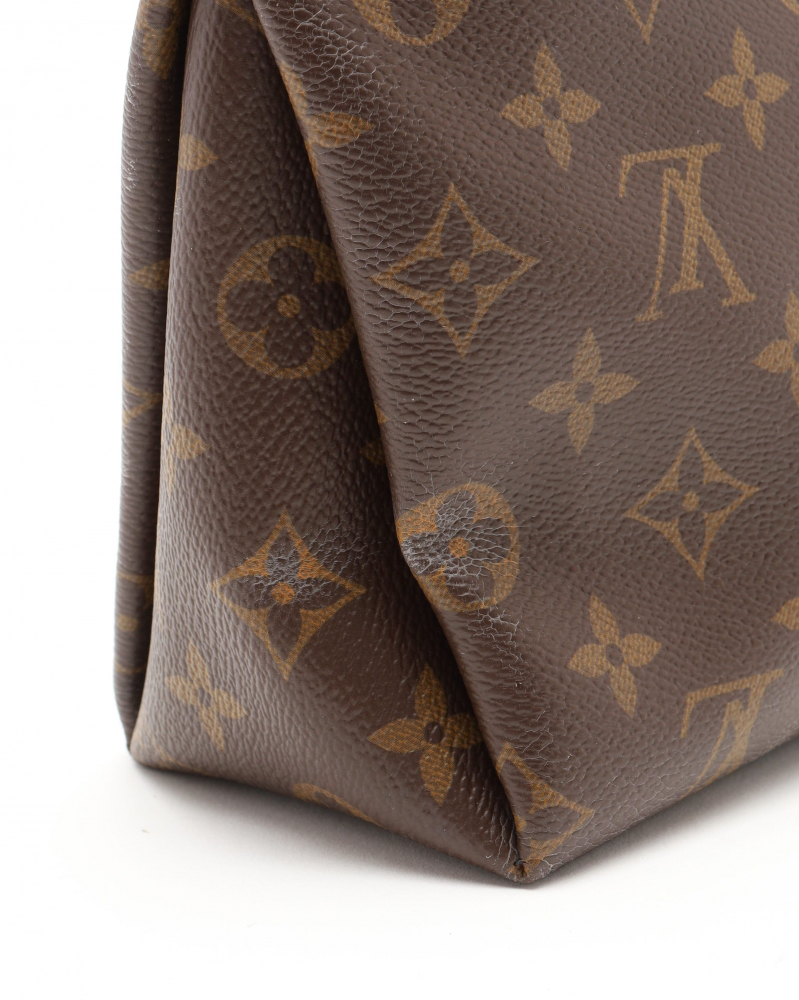 Louis Vuitton Pallas Beauty Case