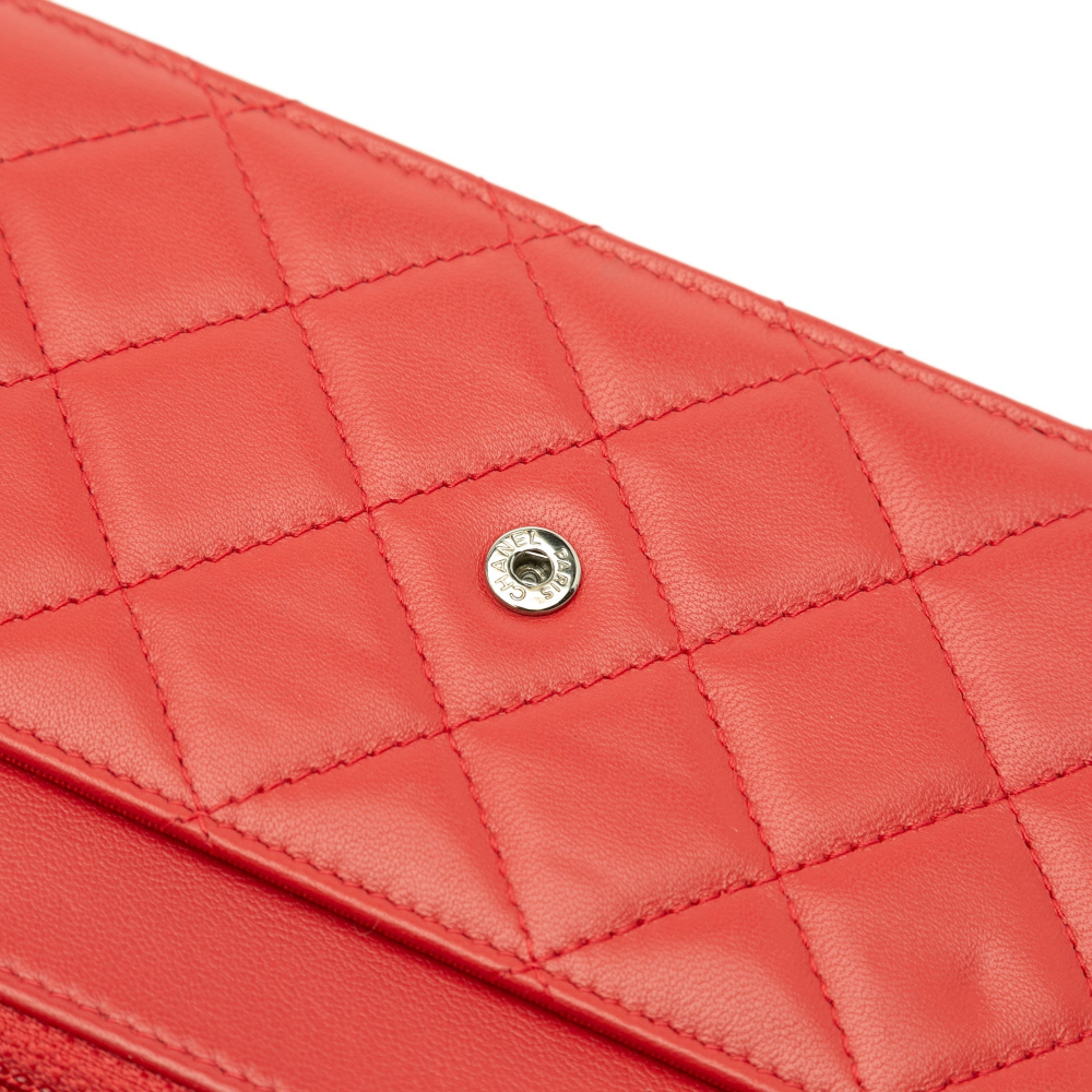 Chanel WOC Quilted Lambskin Leather 2-Ways Flap Crossbody Red
